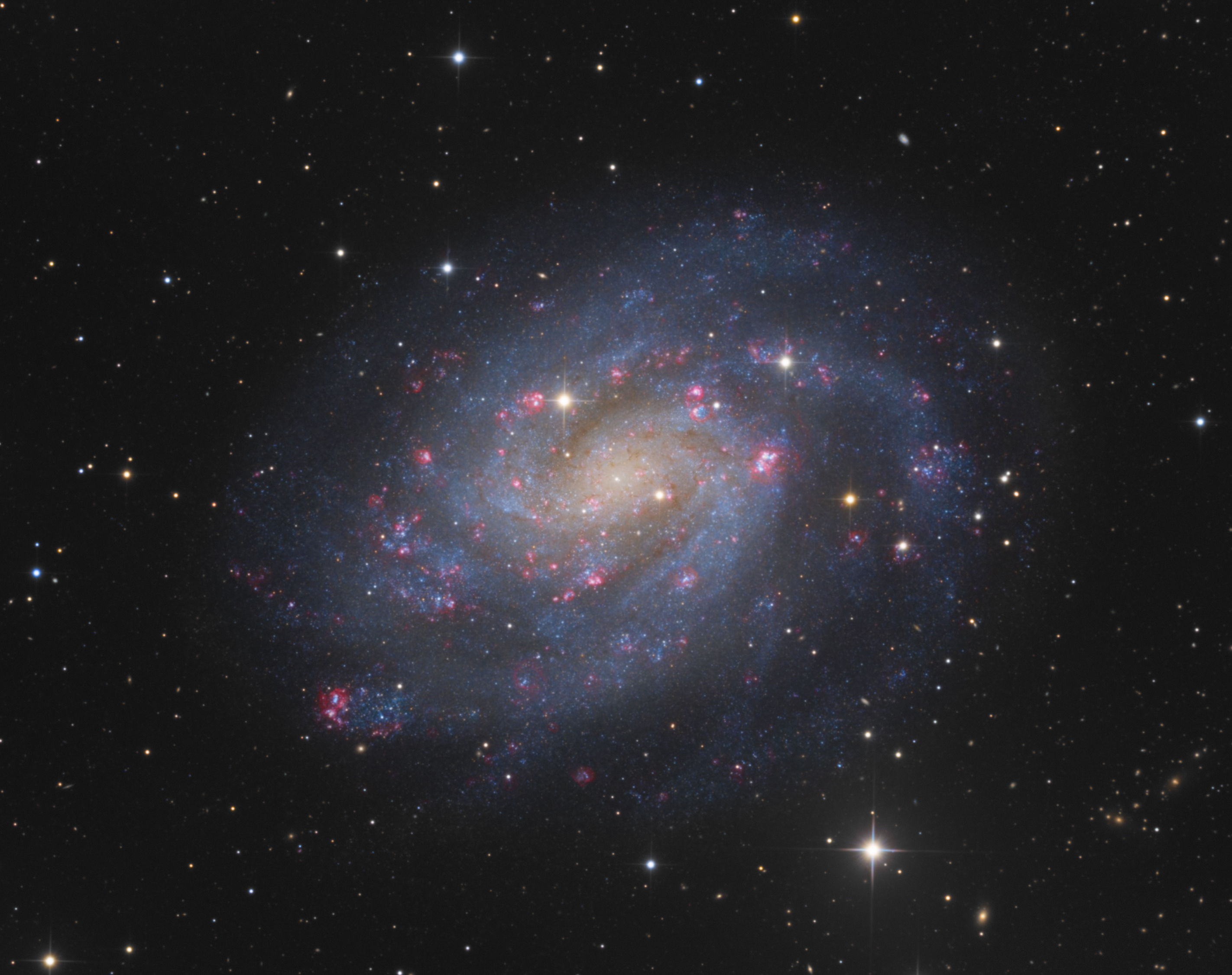 NGC300-LRGBHa-20250818-T32-300s-TTK-v1